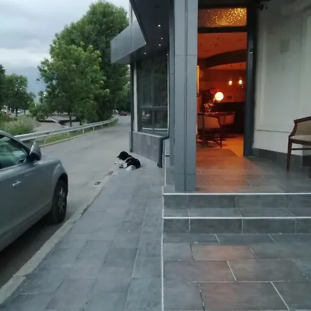 Хотел романс